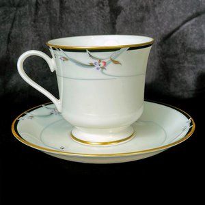 Gorham Manhattan footed teacup + saucer 24k Gold | elegant iris